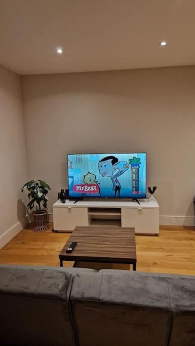 London City Apartment 伊灵 外观 照片